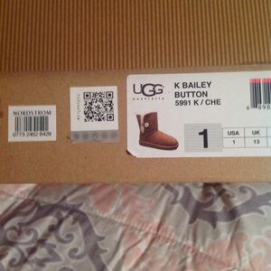 Little girl's Uggs (Not Toddlers)
